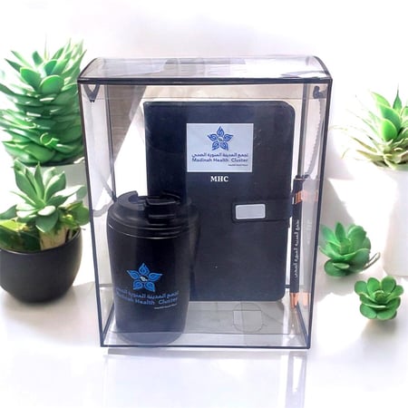 مجموعة من 4 قطع بتصميم خاص لدى متجرنا بشعار ( تجمع المدينة الصحي ) اللون الأسود