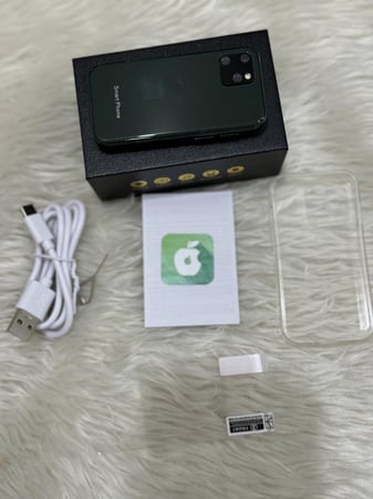 ميني أيفون هاتف صغير