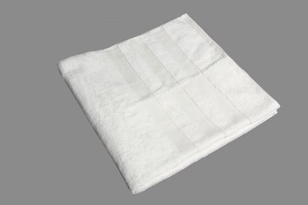 مناشف قطن مصري 100% بأداء مثالي من العماد