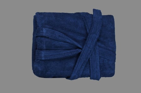 روب بغطاء للرأس من العماد