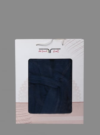 روب بغطاء للرأس من العماد