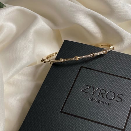 اسورة ماركة زايروس