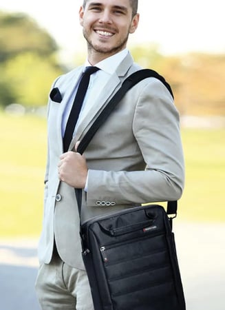 PROMATE - حقيبة ظهر ماسنجر Rebel-MB جيوب متعددة حتى 13.3 انش - أسود