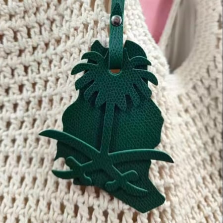 10 قطع تعليقة سيقين ونخلة مع خريطة ( بدون اسم )