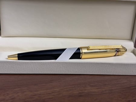 7-التاج/ ذهبي أسود