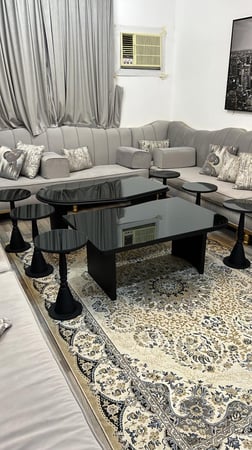 طاولات ضيافة