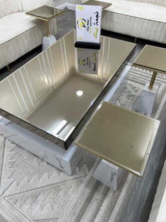 طاولات ضيافة