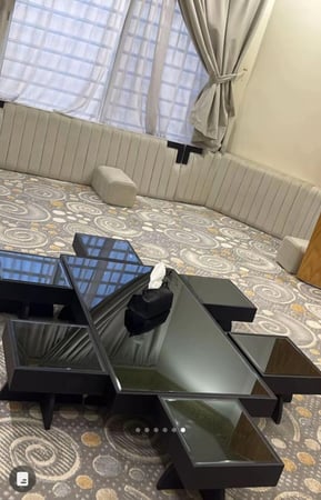 طاوله ارضي خشب