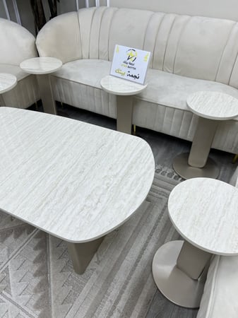 طاولات ضيافة