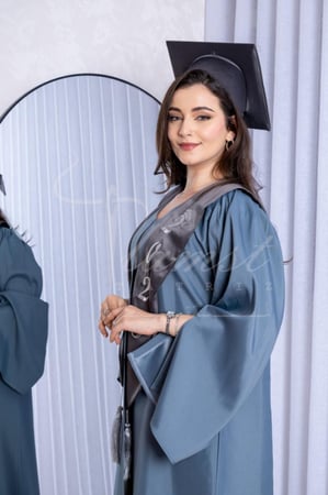 روب تخرج ازرق رمادي