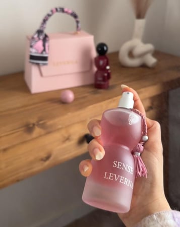 بوكس السعادة الوردي