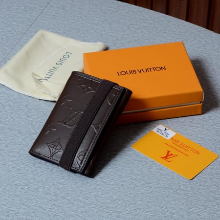محفظة محاكاة لماركة لويس فيتون مع الملحقات لون بني
