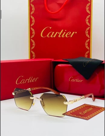 نظارة شمسية مربعة فاخرة بإطار ذهبي وعدسات متدرجة