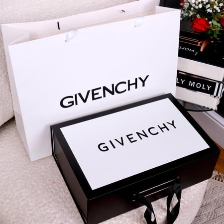 بوكس بتقسيم فاخر مع عبارة مخصصة