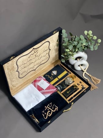 بوكس هدية رجالي فاخرة لمسة تطريز