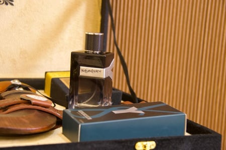 بوكس الاناقة مع عطر رجالي