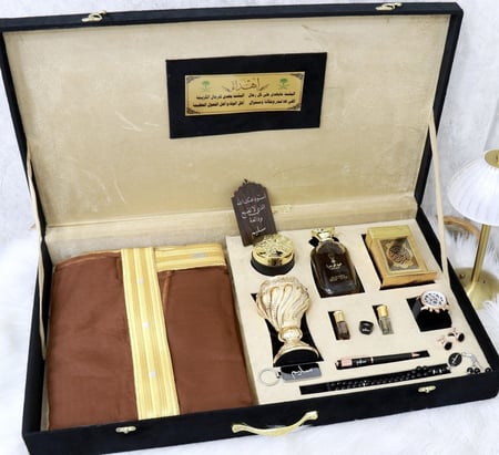 الصندوق الملكي الفاخر رجالي لمسة تطريز