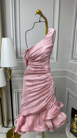 فستان منيره ناعم