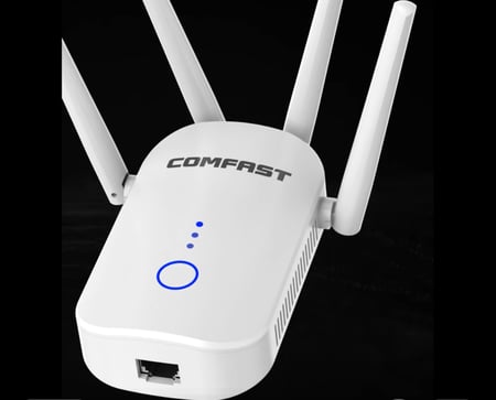 موزع شبكة الإنترنت الذي يدعم ترددات 5 و 2.4 جيجاهرتز ويحتوي على فيشة UK: