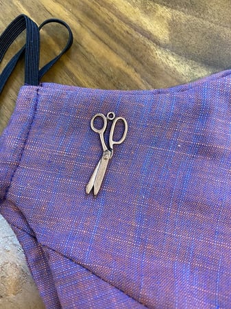 اضافة اكسسوار معدني للكمامة