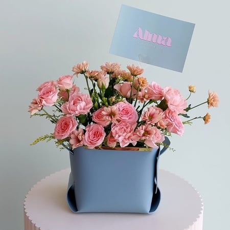 بوكس ورد صغير باللون السماوي