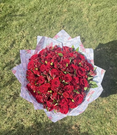 باقة ريد بروميس- Red Promise Bouquet