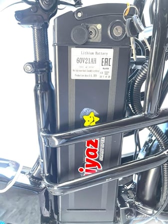 دراجة 60 فولت ابو بطاريتين بمجموع 31 امبير كفر عريض