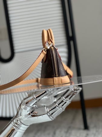 لوي فيتون Nano Alma مقاس 18cm