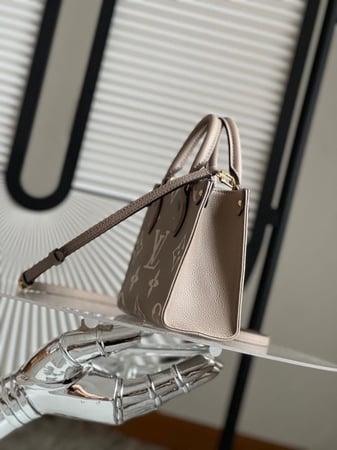 لوي فيتون ONTHEGO BB مقاس18cm