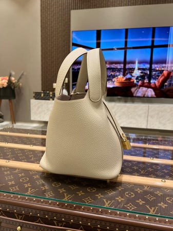 شنطه هرمز - HERMES بيوكتين مقاس 18cm