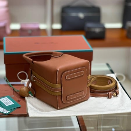 حقيبة لوروبيانا - LORO PIANA مقاس16cm