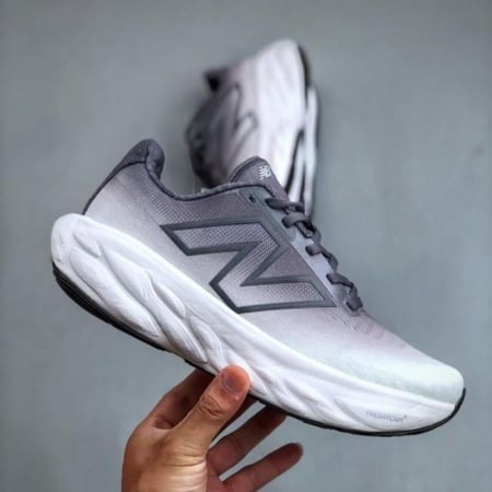 نيو بالانس New Balance 1080