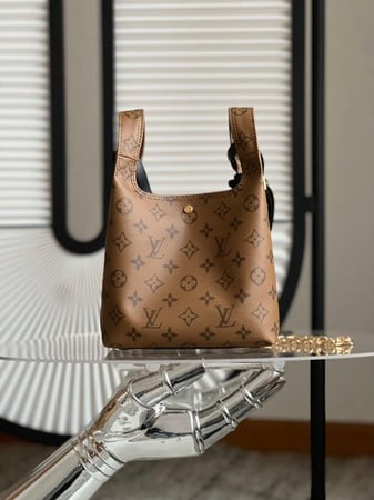 لوي فيتون Atlantis BB مقاس 17cm