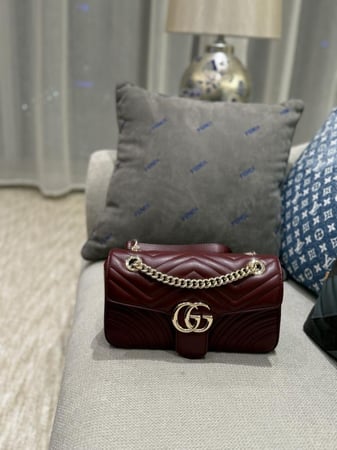 حقيبة قوتشي جي جي مارمونت مقاس 26cm