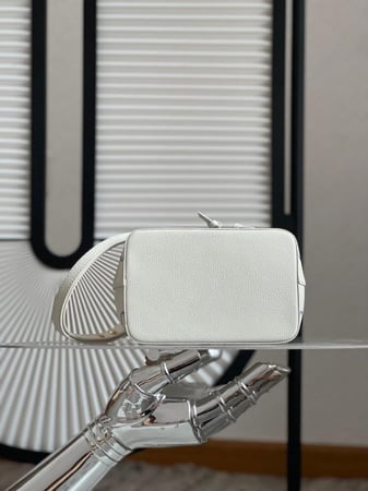 لوي فيتون Néonoé BB مقاس 20cm