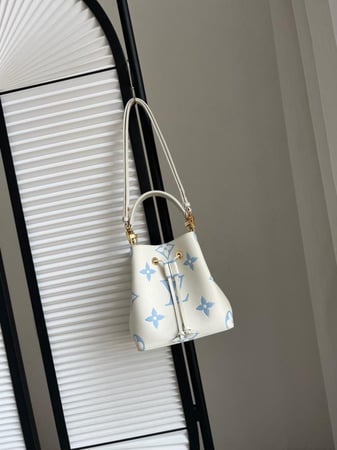 لوي فيتون Néonoé BB مقاس 20cm