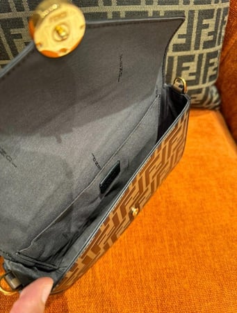 فندي كروس مقاس 22cm
