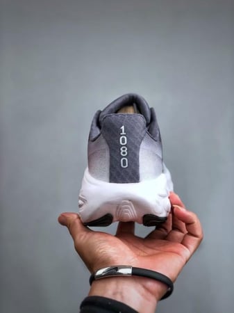 نيو بالانس New Balance 1080