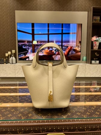 شنطه هرمز - HERMES بيوكتين مقاس 18cm