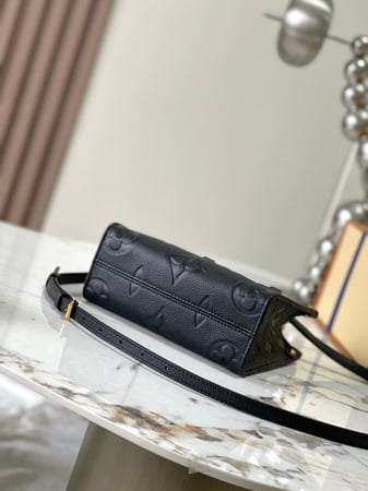لوي فيتون ONTHEGO BB مقاس18cm