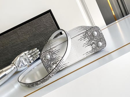 لوي فيتون Capucines مقاس 21cm