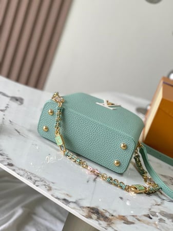 لوي فيتون كابسين ميني 21cm