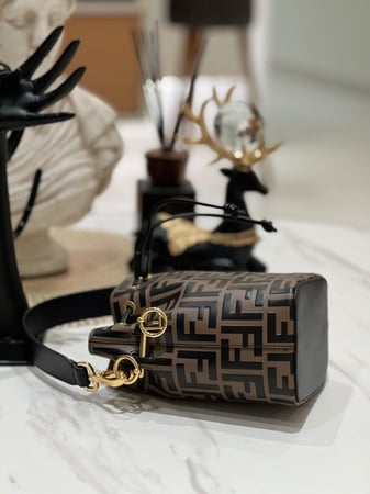 فندي مون تريزور مقاس 12cm