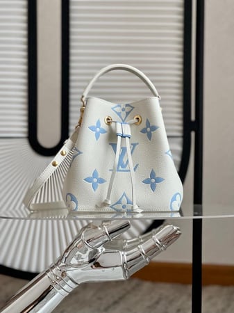 لوي فيتون Néonoé BB مقاس 20cm