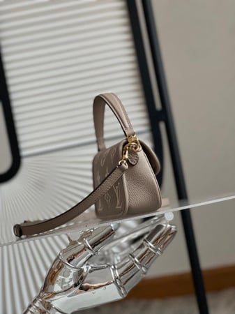 لوي فيتون Nano Diane مقاس 19cm