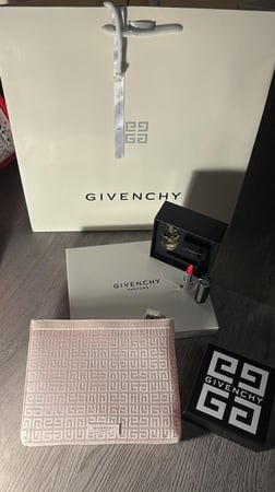 باكج Givenchy الاصلي