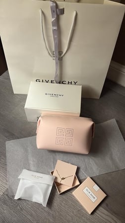 Givenchy bag واسواره