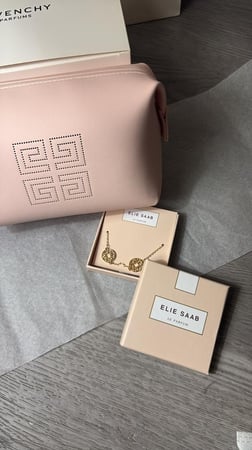 Givenchy bag واسواره