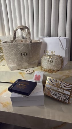 باكج Dior الأصلي