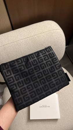 باوتش Givenchy